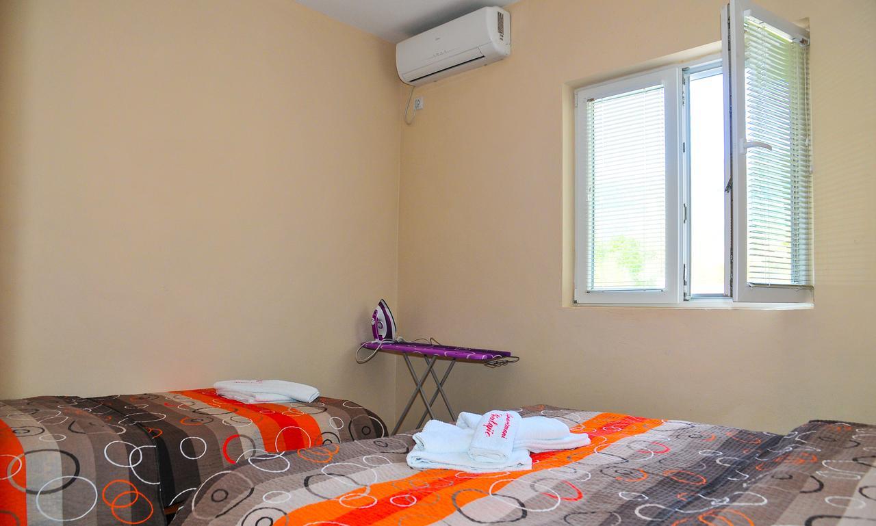 Apartmani Bulajic Тиват Экстерьер фото